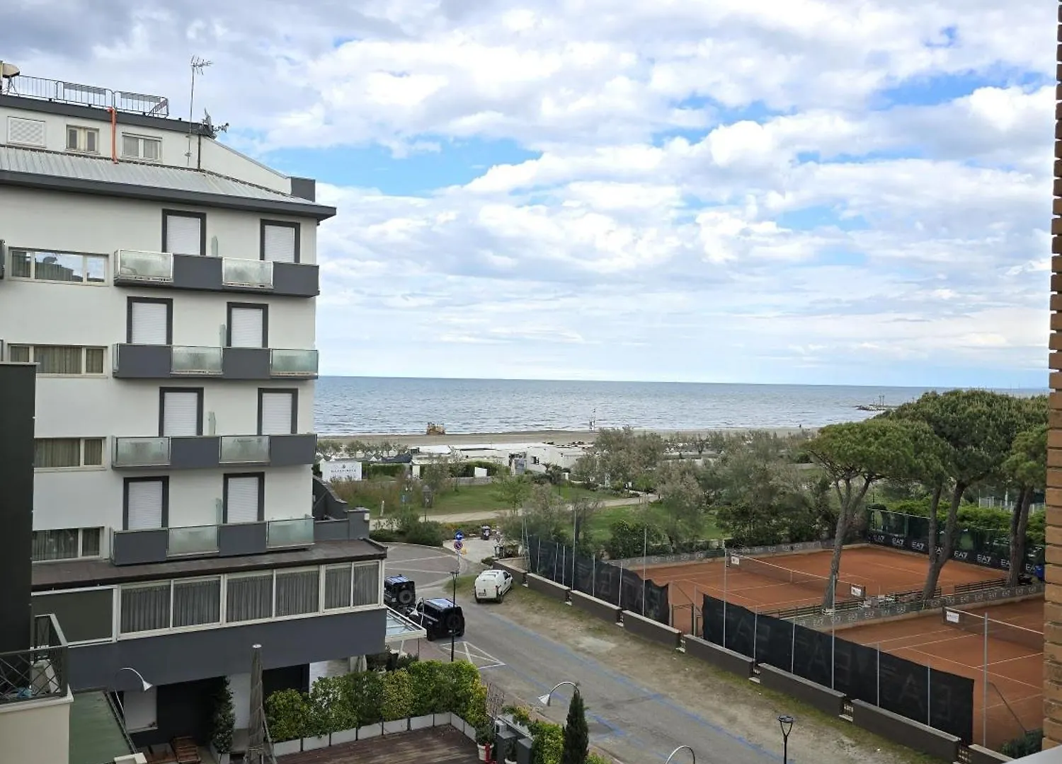 ***  Hotel Helios Beach Milano Marittima Italy