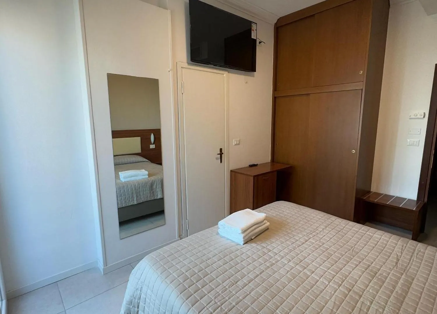 ***  Hotel Helios Beach Milano Marittima Italia